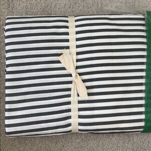 Jellymoni- Striped Dark Grey and White Bedding Set